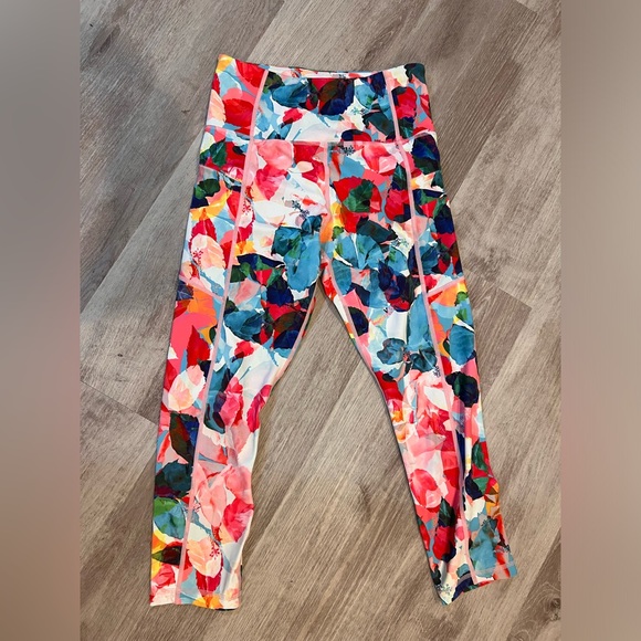 Zyia, Floral cropped light n tight leggings, size 4 - Picture 3 of 9